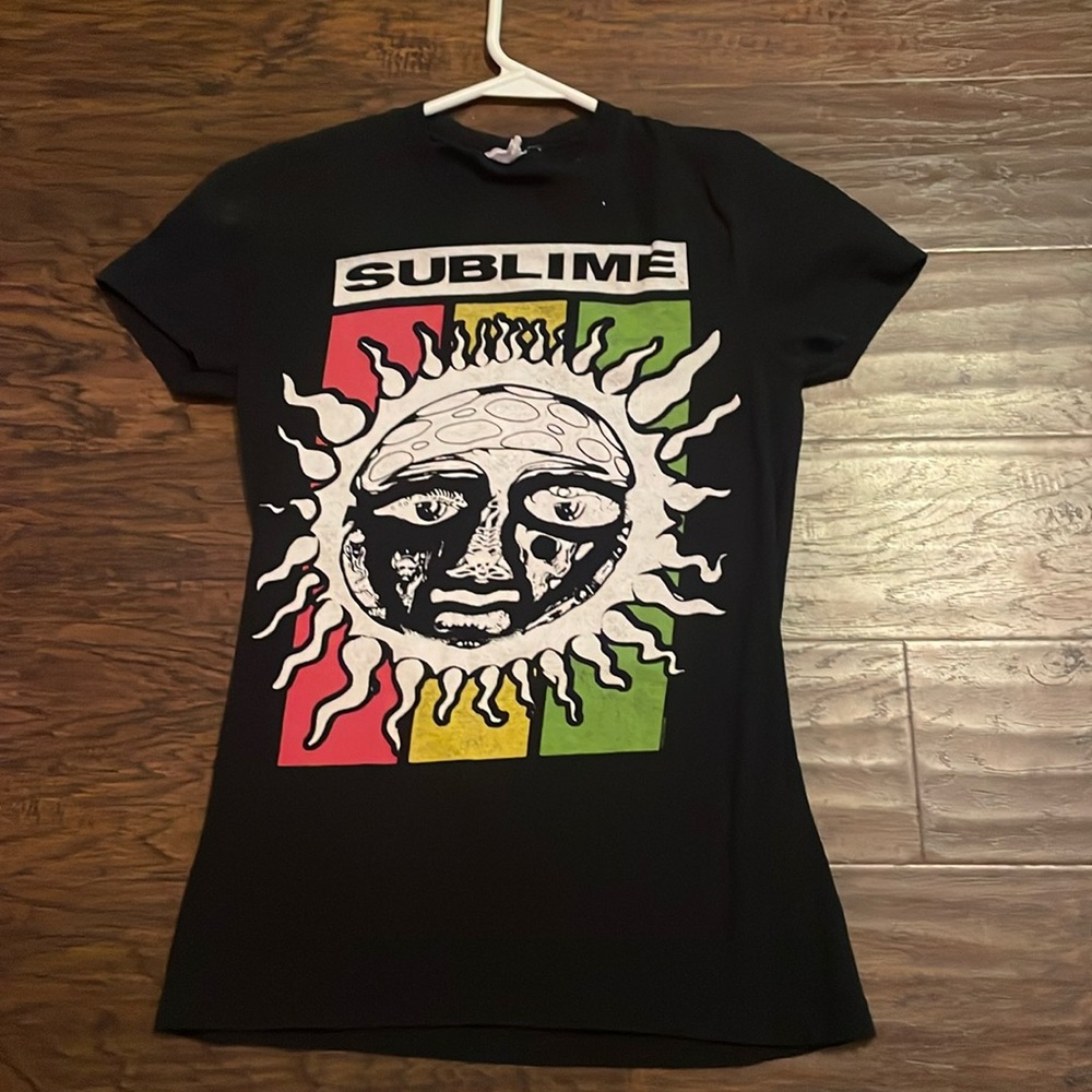 Sublime size small fitted shirt